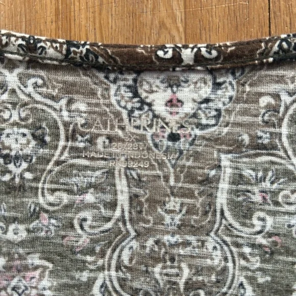 Catherine’s Top- 3X - Picture 5 of 7